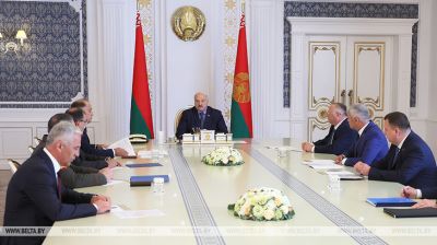 Lukashenko holds meeting on missile production