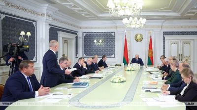 Lukashenko holds meeting to discuss efficiency of Belarus' retail system