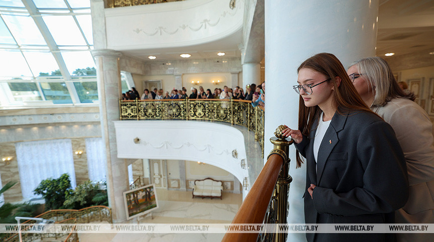  Grodno Azot employees on tour of Palace of Independence
 
  
  