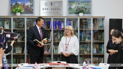 Belarusian FM visits Tianjin Foreign Studies University
  
 