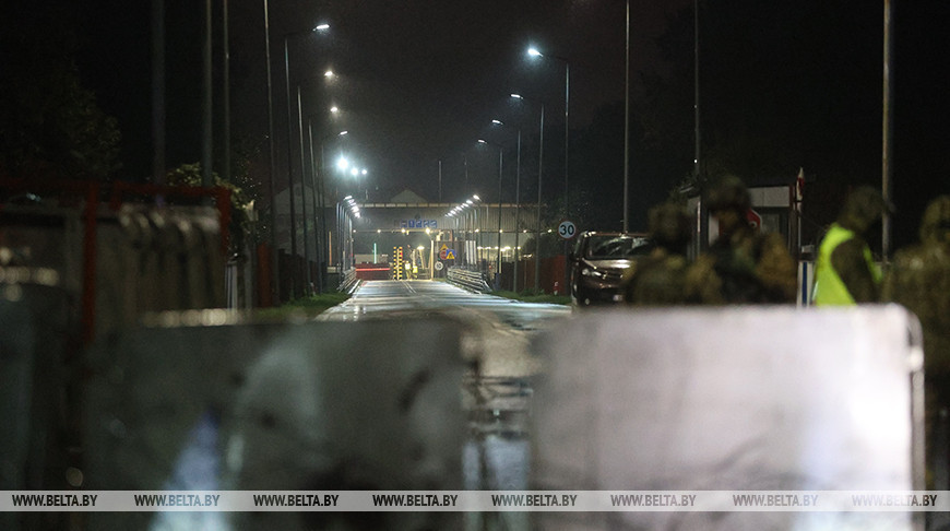 Poland closes its border with Belarus