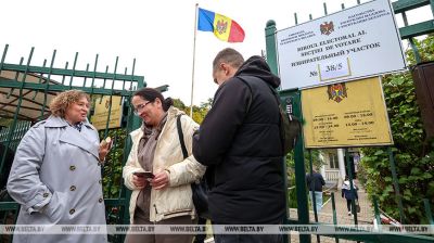 Moldovans travel from Russia to Minsk to cast ballots in parliamentary elections 