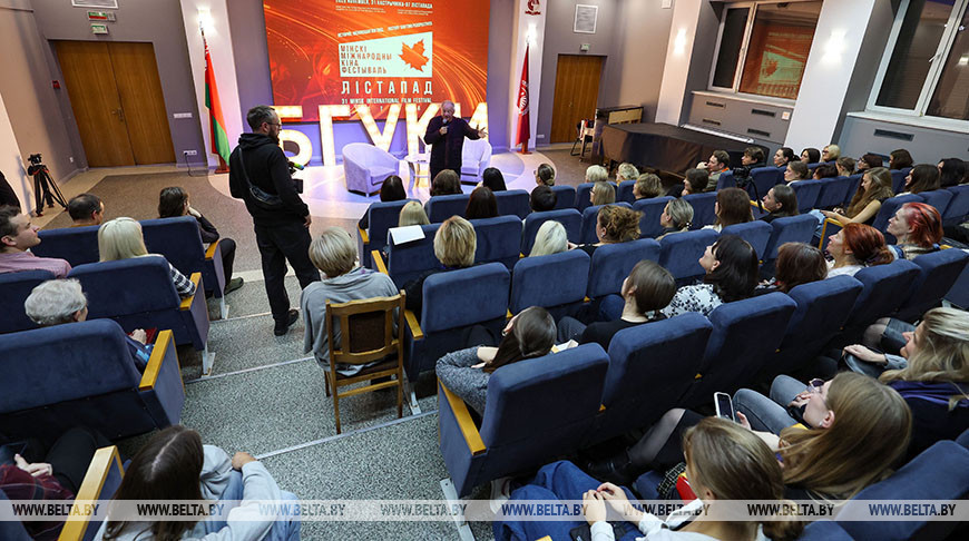 Film director Dmitry Astrakhan meets with Minsk students