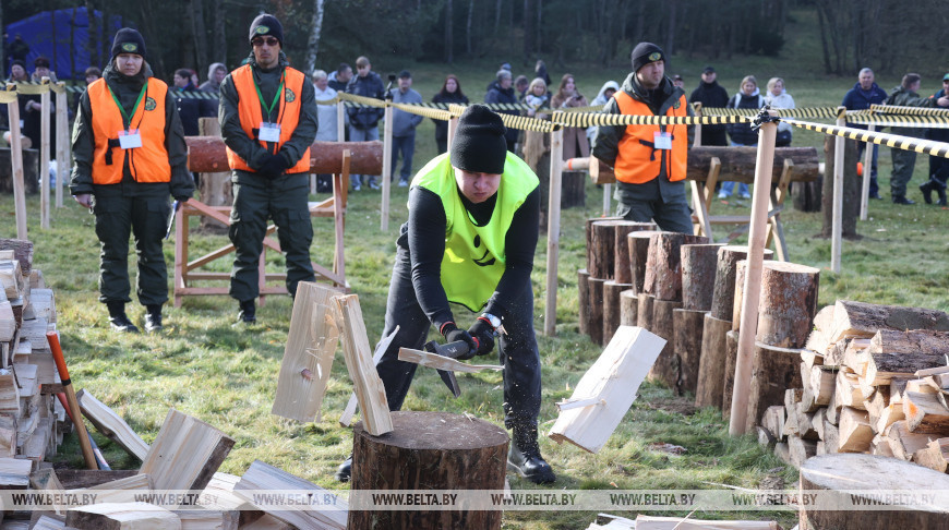 Wood chopping challenge in Minsk District