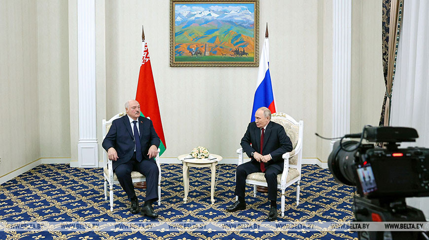 Lukashenkoб Putin meet in Bishkek