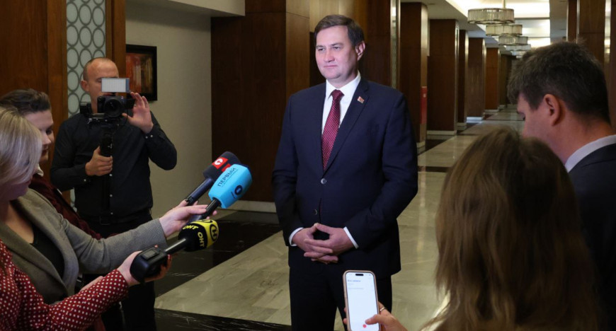 FM talks to media ahead of Lukashenko's visit to Algeria