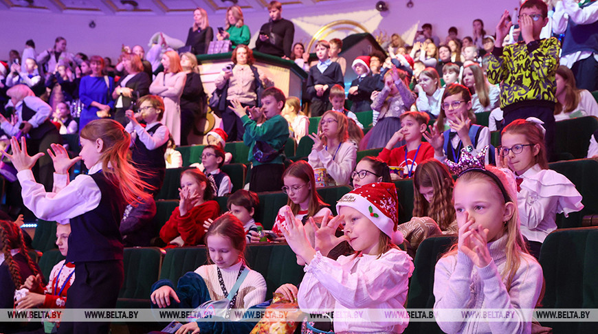 Winter fairy tale captivates children at Minsk circus