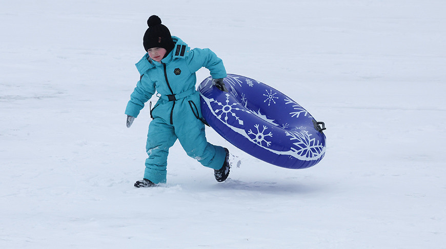 Outdoor enthusiasts spent holiday weekend on snowy slopes