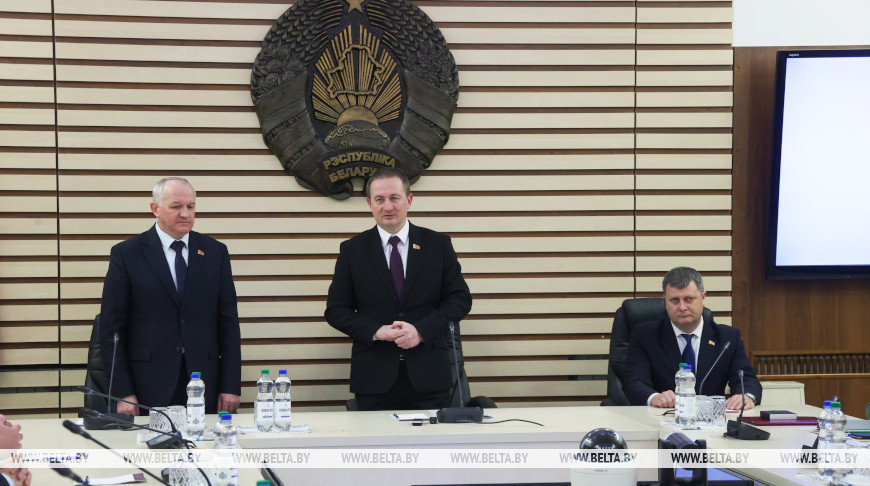 Belarus’ PM introduces new head to Finance Ministry staff