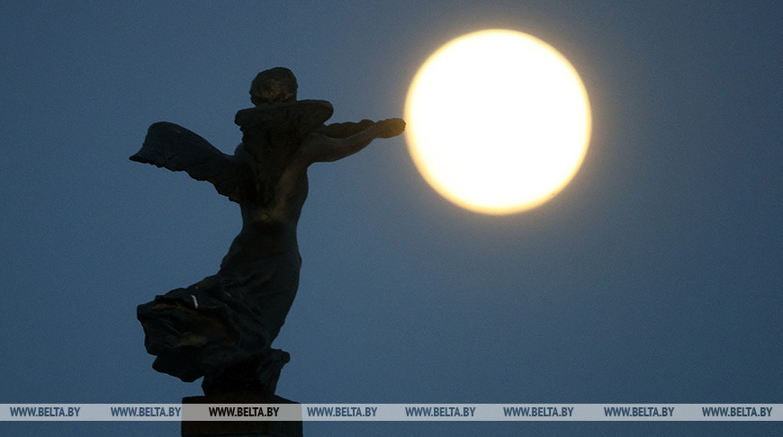 ‘Snow Moon’ over Belarus
   