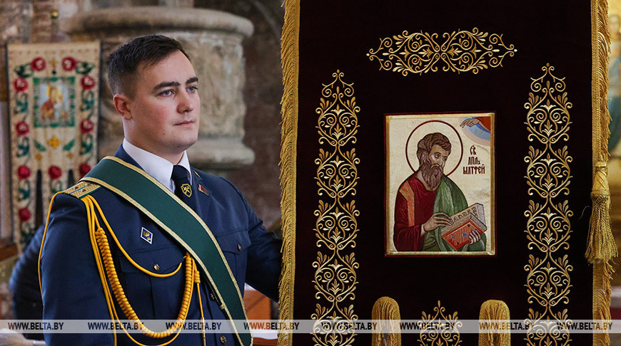 Apostle Matthew banner presented to Brest customs 