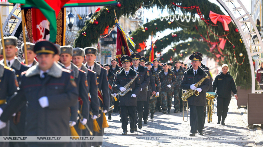 Grodno police march in festive parade