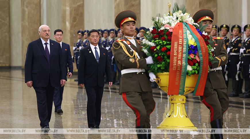 Lukashenko visits Kumsusan Palace of Sun in Pyongyang