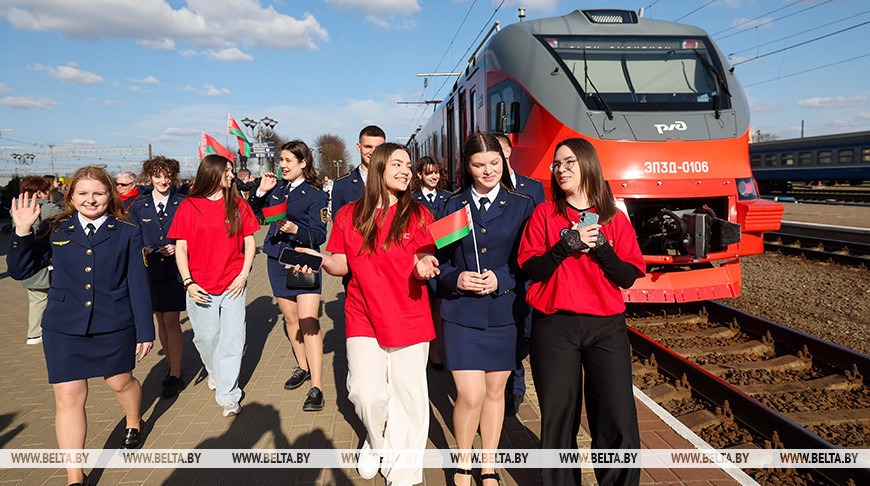 Orsha welcomes first commuter train from Smolensk