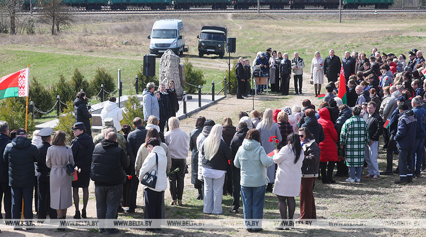 Dyatvlovo District commemorates Nazi victims