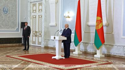 Lukashenko receives credentials from ambassadors