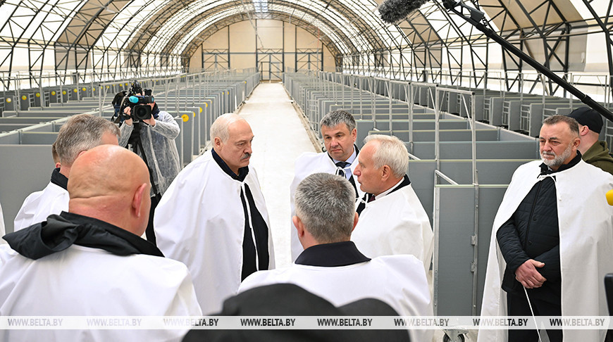Lukashenko visits Petrikov District
  
 
  
 
  
 