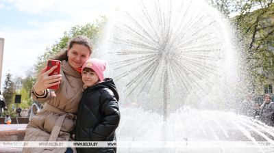Gomel fountains turn on for the season 