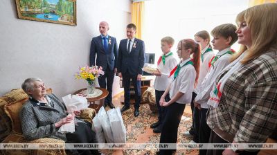 Former camp prisoner Nina Batova honored in Vitebsk ahead of Victory Day 