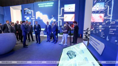 Belarusian PM tours industrial exhibition in Tashkent 