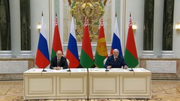 Lukashenko and Putin call a media briefing after negotiations in Minsk
