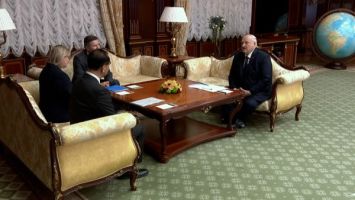 
Lukashenko meets with President of Peking University Gong Qihuang


