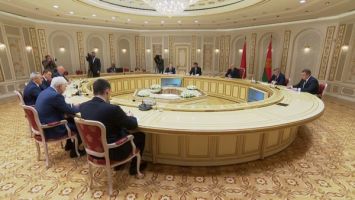 
Lukashenko invites Russia’s Tyumen Oblast to expand oil sector cooperation 

