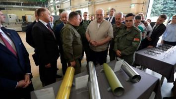 Lukashenko visits Legmash Plant in Orsha