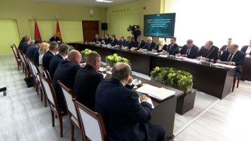 Lukashenko convenes a meeting to discuss development of Mogilev Oblast’s southeast