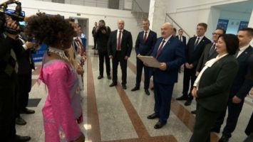 Lukashenko stresses importance of motivation for students