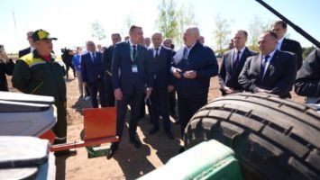 Lukashenko calls to end land mismanagement