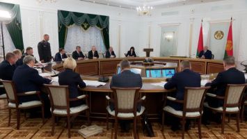 Lukashenko urges farmers to be mindful of hazards during this harvest