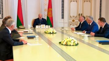 Lukashenko hosts a meeting to make decisions on missile production development in Belarus
