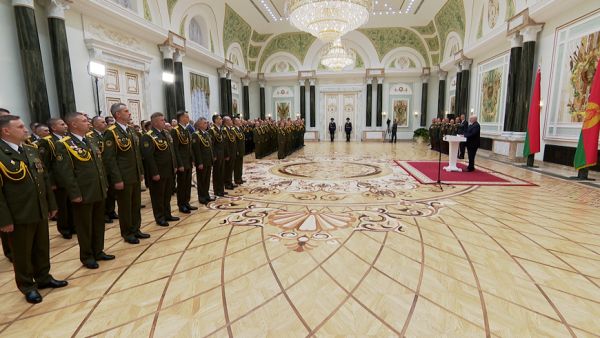 
Lukashenko pledges toughest response to any hostile moves against Belarus 
