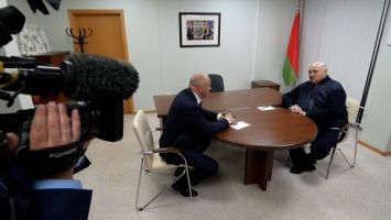 Lukashenko hears out the ambassador’s report on cooperation with Russia ahead of talks with Putin
