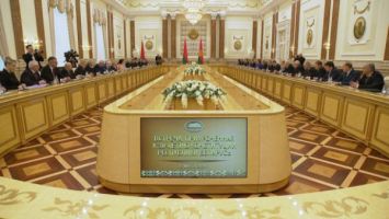 Lukashenko hosts a meeting ahead of the 30th anniversary of Belarus’ Constitution
