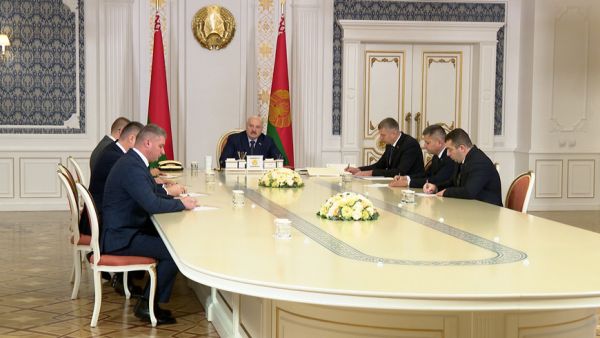 
Lukashenko issues guidance to district executive committee heads
