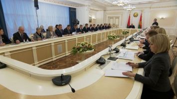 Lukashenko hosts meeting of Belarusian People’s Congress Presidium