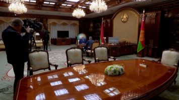 Lukashenko receives report from Belarusian customs chief