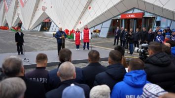 Lukashenko inaugurates a world-class swimming pool in Minsk
