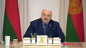 Lukashenko encourages the power vertical to go above and beyond
