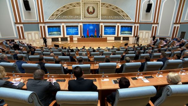 
Lukashenko urges scientists to set ambitions aside: There can be no country without science



