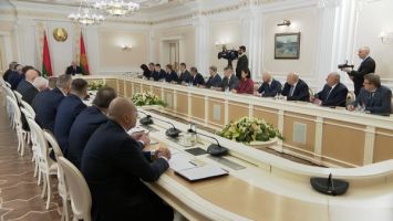 Lukashenko names principle of relations between government and business