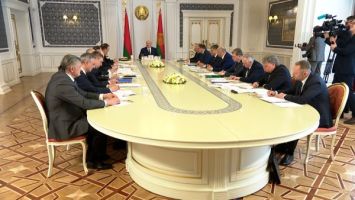 Lukashenko sets out general line at meeting with Council of Ministers