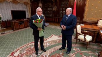 Lukashenko receives certificate of Chairman of Belarusian People's Congress