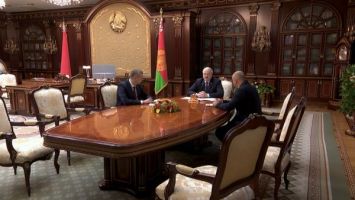 
Lukashenko demands strengthening Belarus’ positions on Russian market


