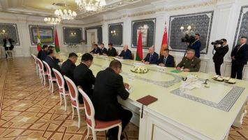 Lukashenko meets with Myanmar’s PM