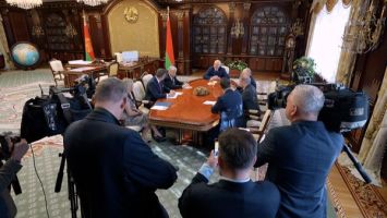Lukashenko brings up Middle East war in talks with USA