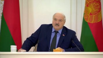 Lukashenko hosts a government conference to discuss economic innovations
