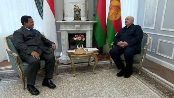 
Lukashenko meets
with Indonesian President Prabowo Subianto 
 
